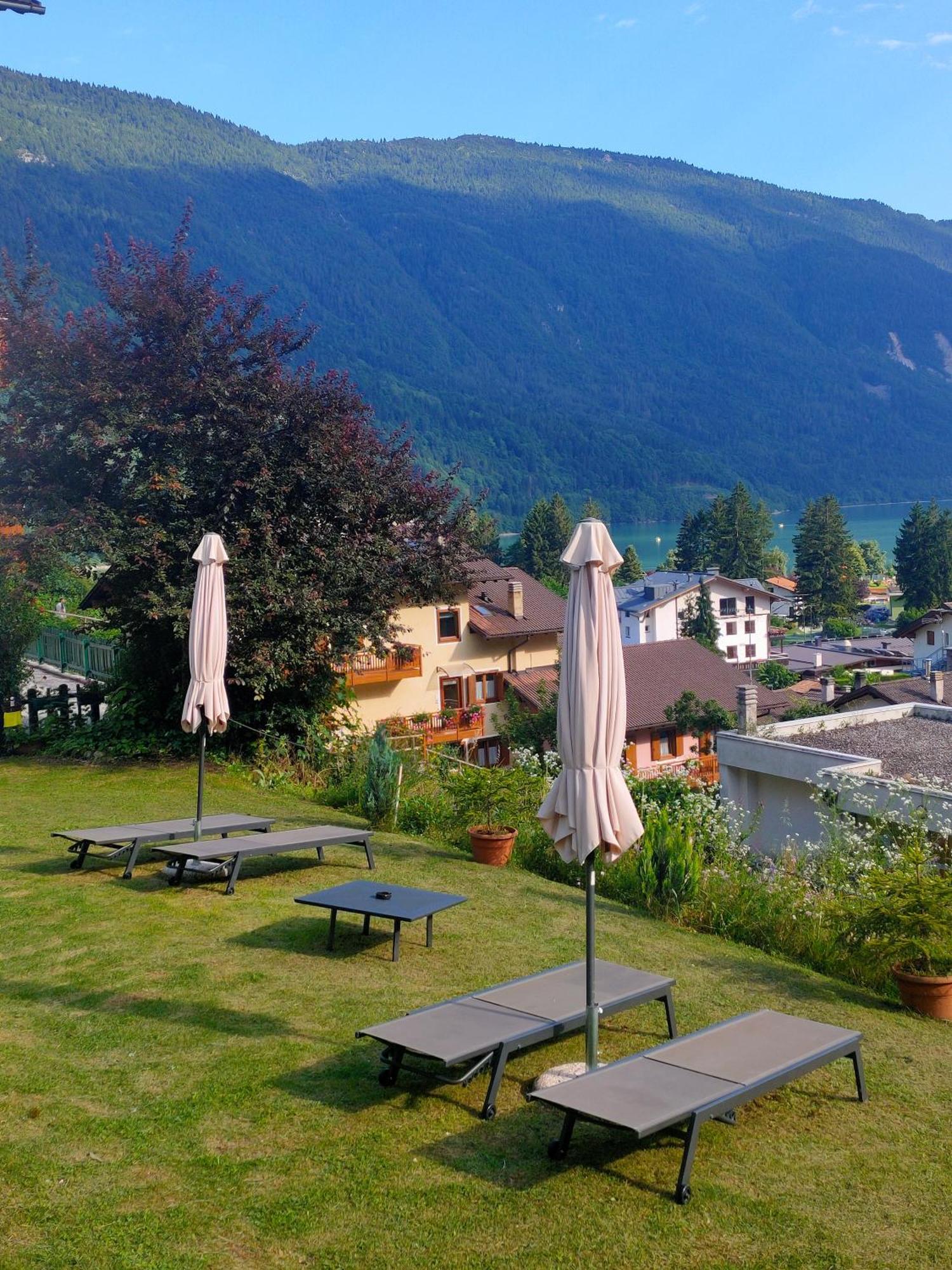 Villa Aprica Appartamenti Molveno Exterior foto